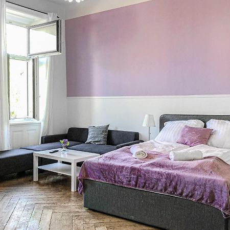 Commodious 2Br Apt. Near Akh-Perfect For Groups Bécs Kültér fotó