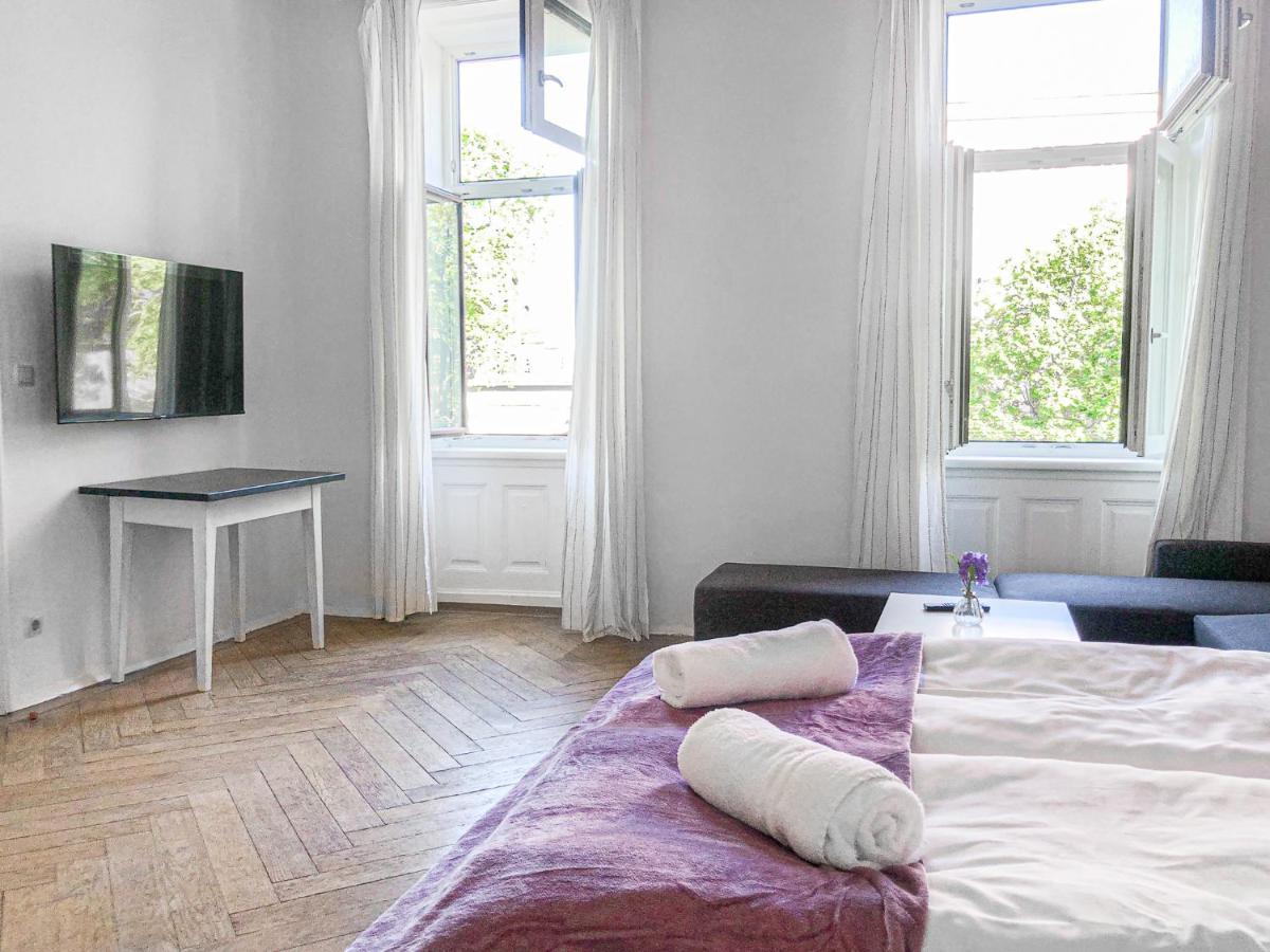 Commodious 2Br Apt. Near Akh-Perfect For Groups Bécs Kültér fotó
