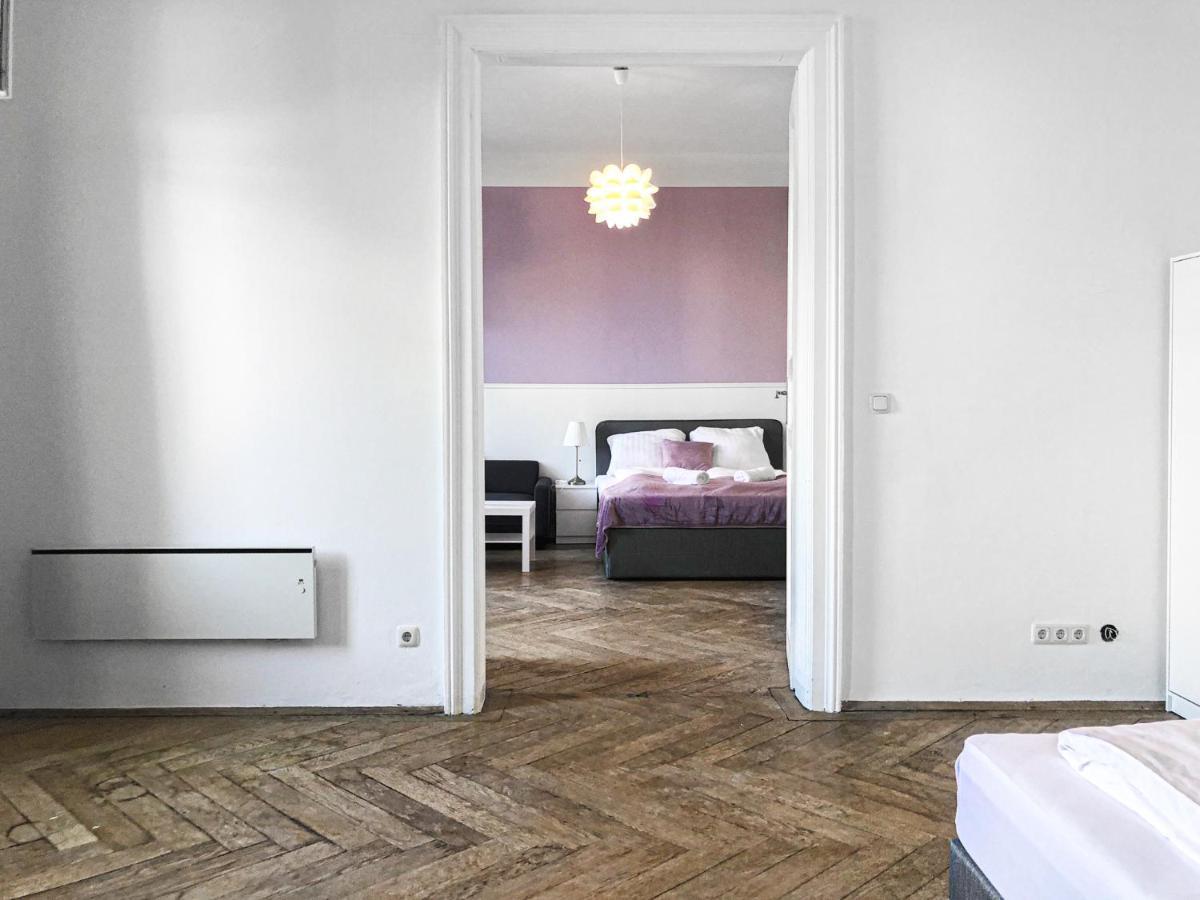 Commodious 2Br Apt. Near Akh-Perfect For Groups Bécs Kültér fotó